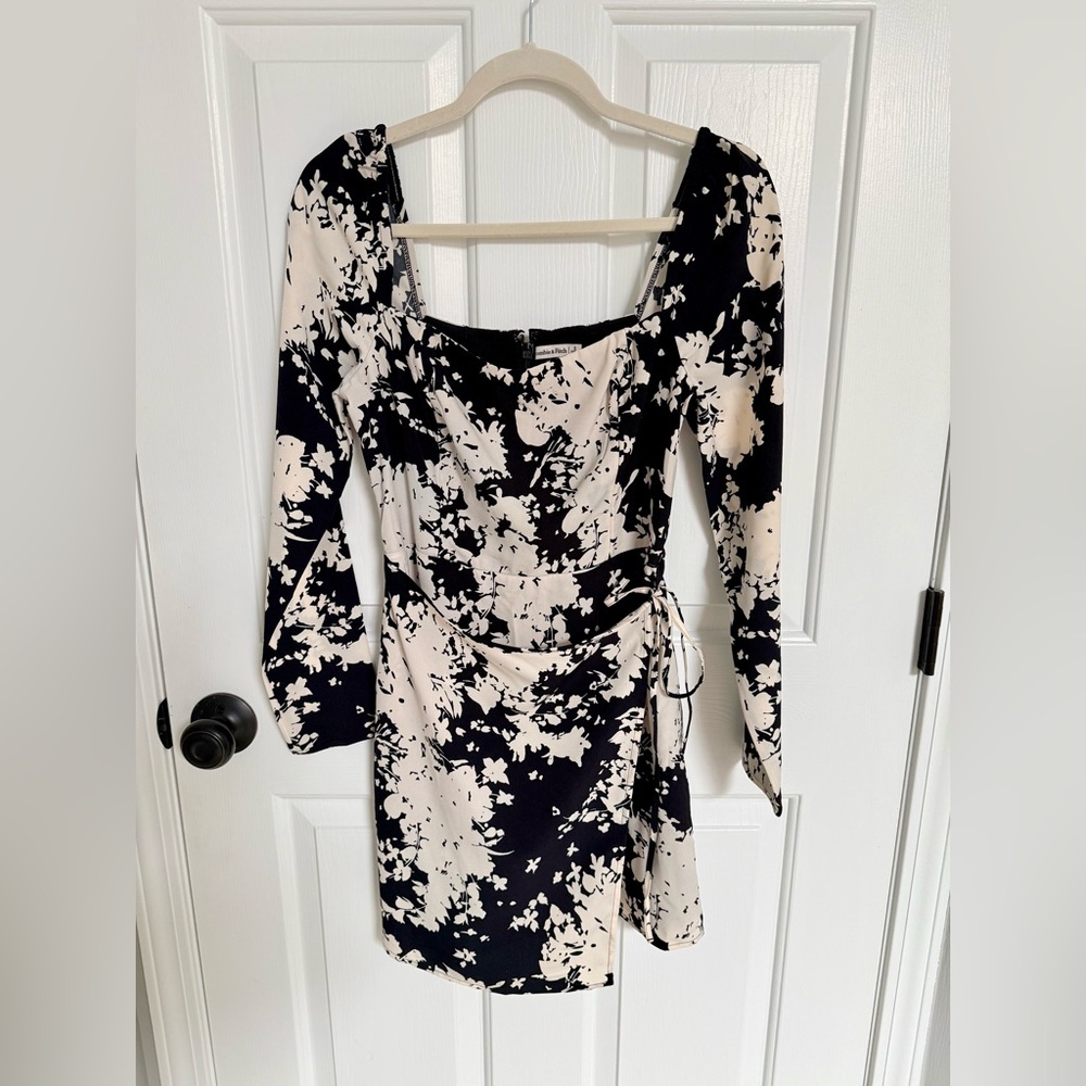 Abercrombie Black & Cream Floral Long-Sleeve Wrap Dress